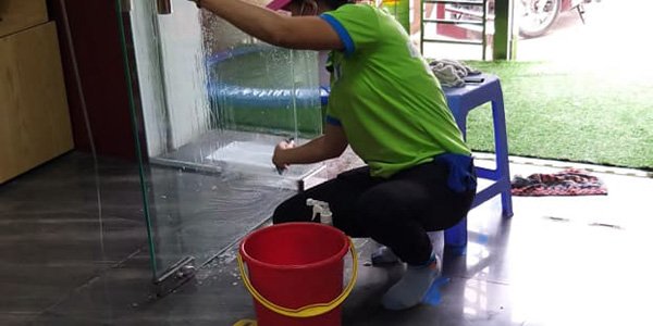 Thuê dịch vụ vệ sinh công nghiệp uy tín